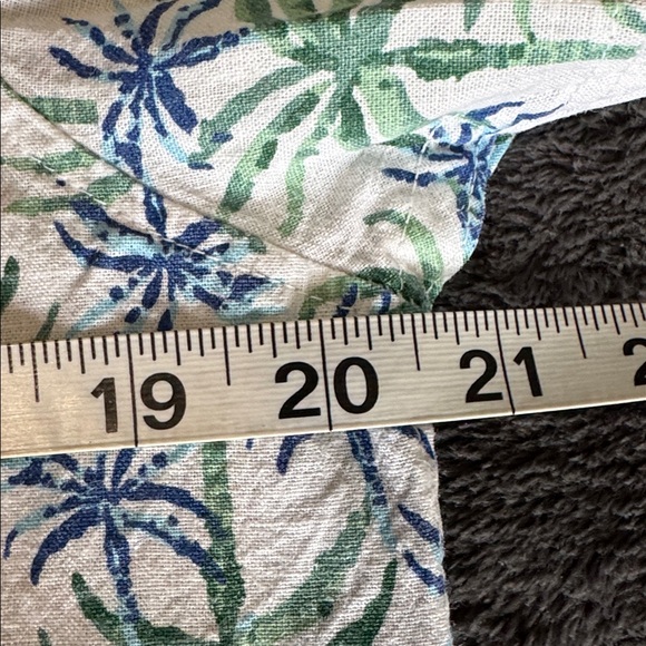 TENTH + OCEAN. Tropical, Linen & Cotton, Button Down Shirt. Size Medium. - Picture 10 of 11